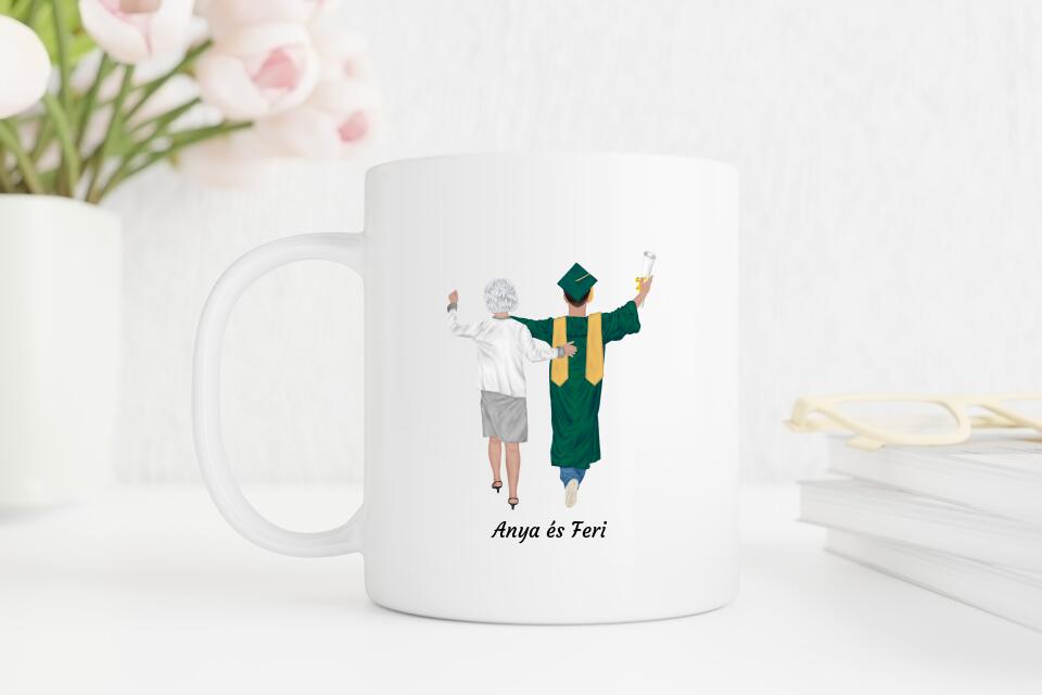 Végzős fiú és Anyukája bögre személyre szabható üzenettel